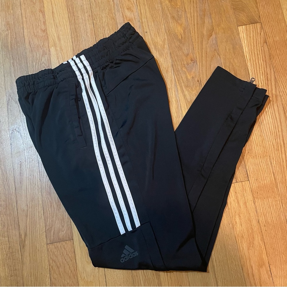 Men’s Adidas sweatpants